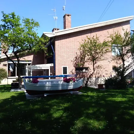 B&B&Sail-3